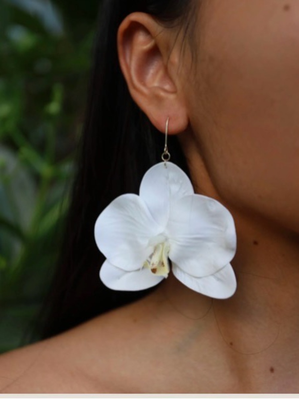 White Orchid Dangle Earrings - Larafleur